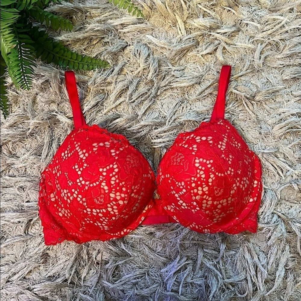 Victoria’s Secret red nude lace very sexy lace push up bra